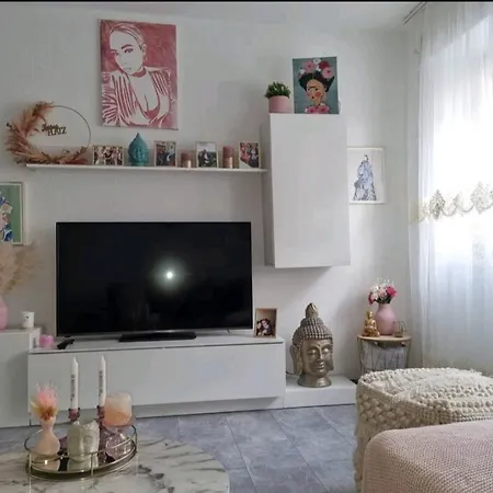 Apartment Zentral Gelegene 2-zkb-wohnung Vorstadt